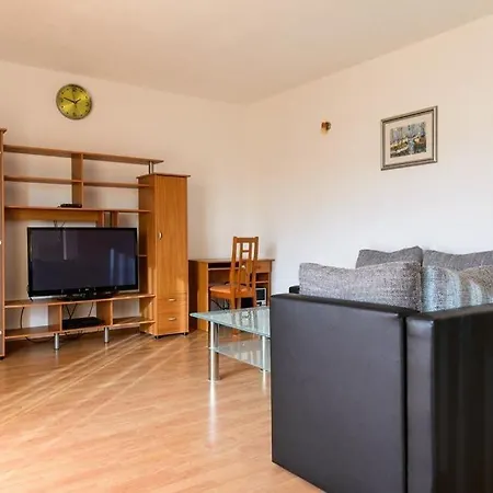 For 4 Near The Apartment *