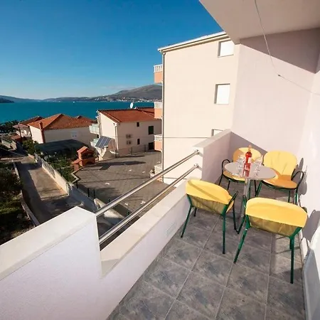 Apartment For 4 Near The *